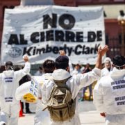 Quilmes: Los trabajadores de Kimberly Clark marcharán al Municipio en defensa de sus puestos laborales