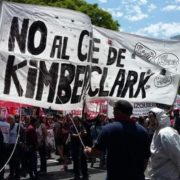 Los trabajadores de Kimberly Clark fueron desalojados de la planta de Quilmes