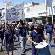 Los trabajadores de Kimberly Clark marcharán a La Plata