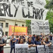 Kimberly Clark: protesta ante el Ministerio de Producción bonaerense