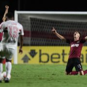 Lanús consiguió un milagro en el Morumbí y avanza en la Copa Sudamericana