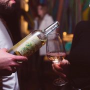 “Bouquet”, un nuevo bar de vinos en Lomas de Zamora