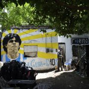 Un año sin Diego Maradona: cómo será el homenaje este jueves 25 en Villa Fiorito y qué puede pasar con la casa de la infancia del 10