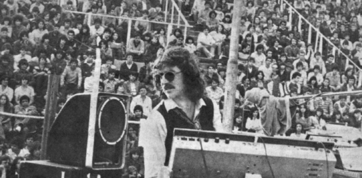 Así fue el increíble recital de Charly García con Serú Girán en la cancha de Los Andes, el primero de su carrera en un estadio de fútbol