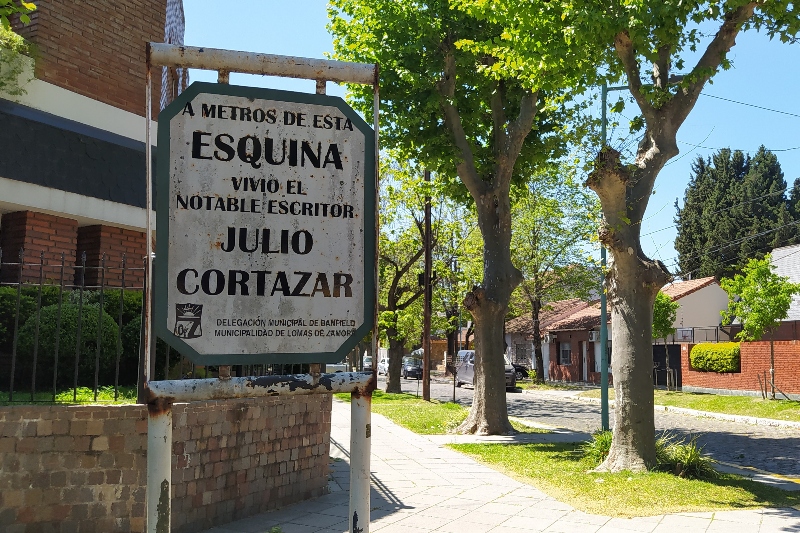 A 42 años de su muerte, organizan un nuevo recorrido por el Banfield de Julio Cortázar