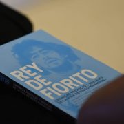 Diego Maradona, “Rey de Fiorito”: un libro para contar la historia social y política del 10