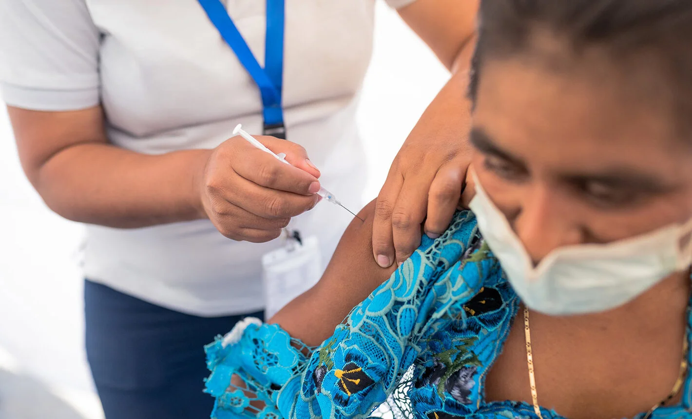 Esteban Echeverría: continúan las postas de vacunación contra el COVID y testeos rápidos