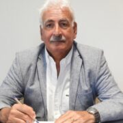 Alberto Kahale, presidente de la Cámara de Comercio de Lomas de Zamora: “El presidente sabe muy bien que las pymes van a sacar adelante al país”