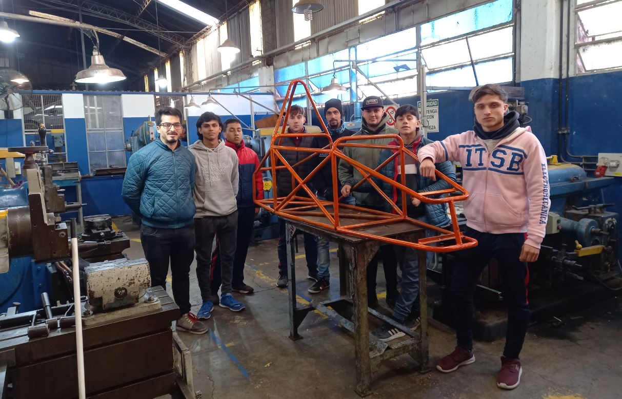 Lomas de Zamora: alumnos del San Bonifacio buscan sponsors para fabricar un auto eléctrico