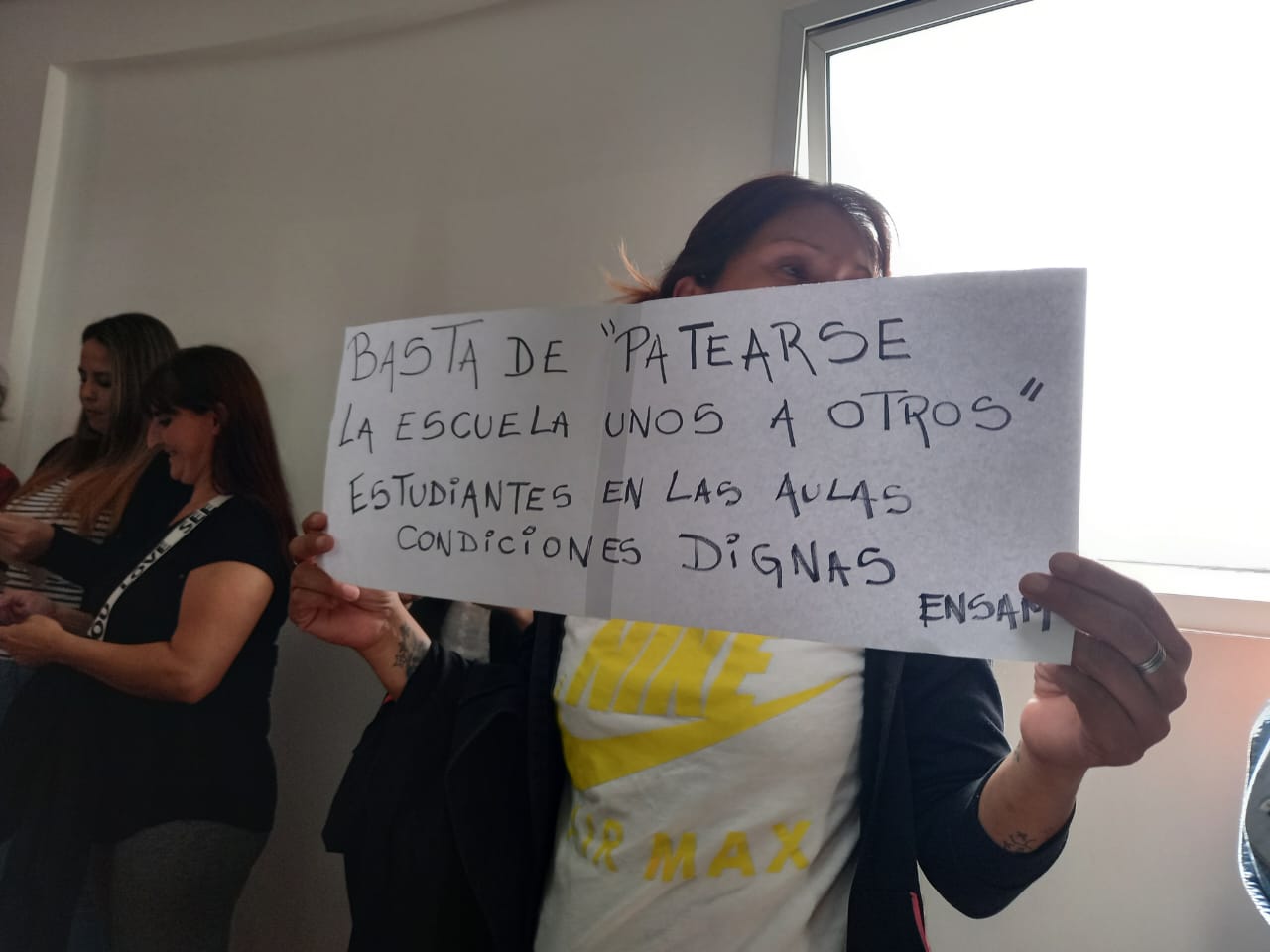 Lomas de Zamora: padres del ENSAM reclamaron mejores condiciones edilicias tras una semana sin clases