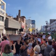 Lomas de Zamora: vecinos reclamaron frente a las oficinas de Edesur por los reiterados cortes de luz