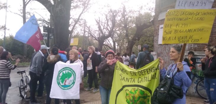 Reserva Santa Catalina: ambientalistas protestaron contra la intención de venta de 15 hectáreas del predio
