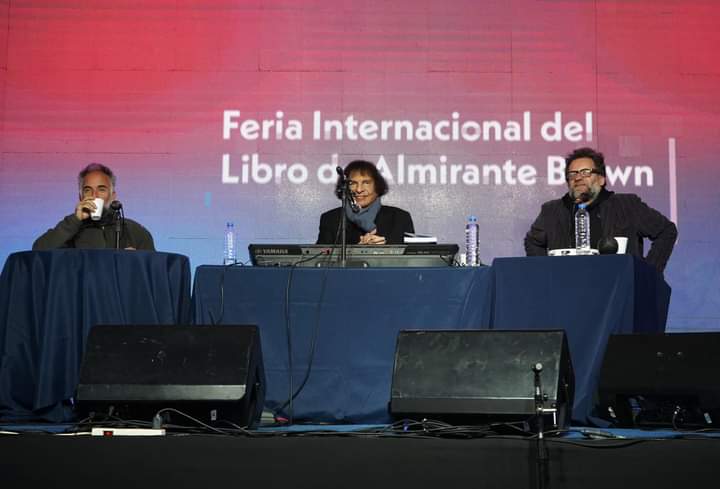 Alejandro Dolina deleitó a sus oyentes en el cierre de la tercera jornada de la FILAB 2023