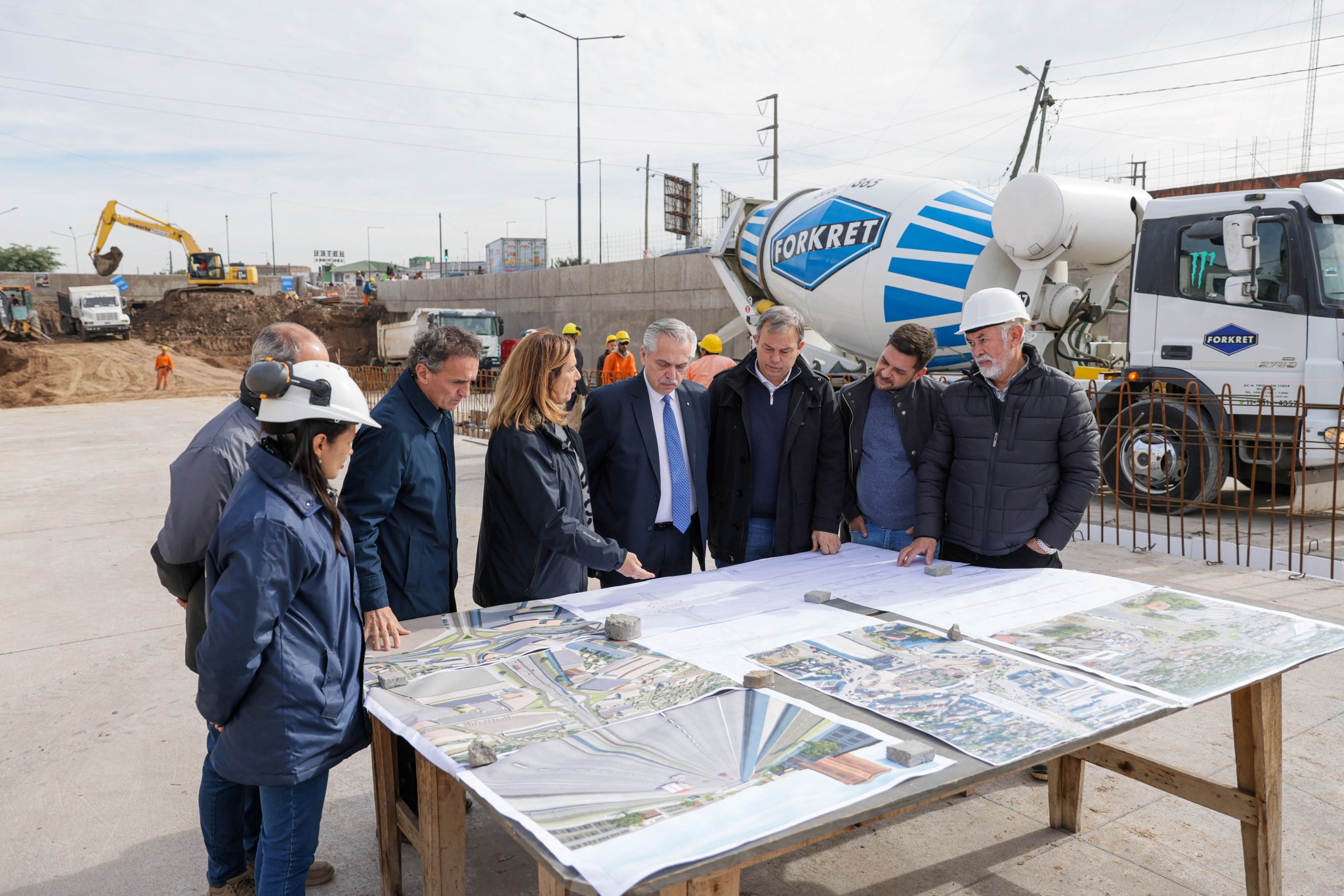 Alberto Fernández recorrió las nuevas obras en Almirante Brown