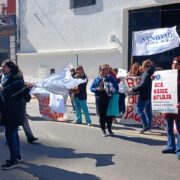 Lomas de Zamora: trabajadores de la Clínica Maternal exigen respuestas por 10 meses de sueldos atrasados