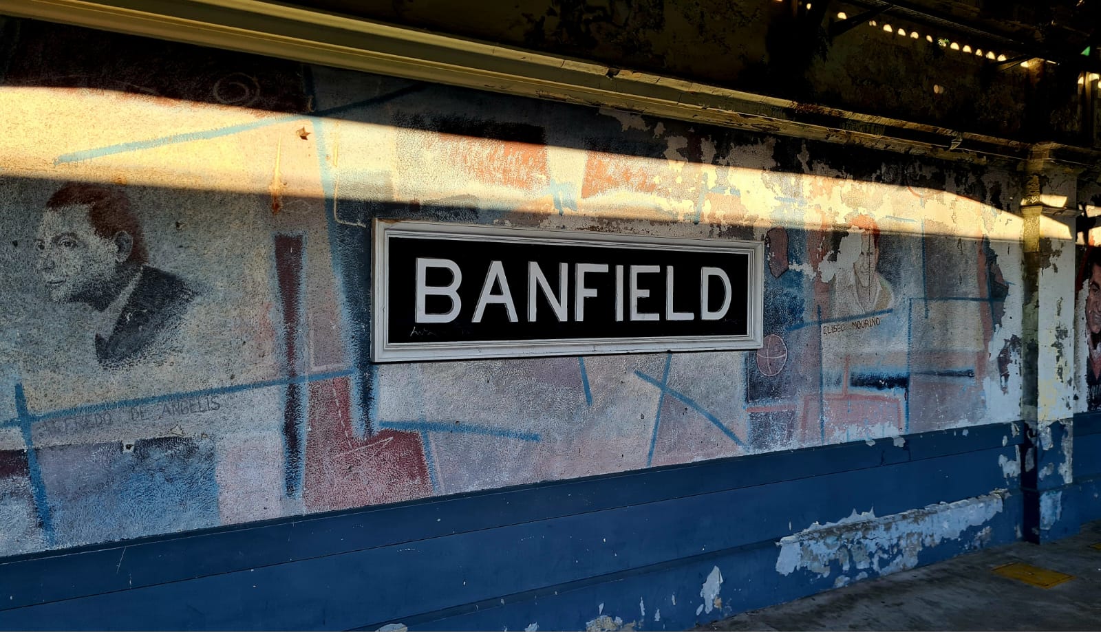 Vivir en Banfield: calles adoquinadas,  casas bajas de estilo inglés y relatos en cada esquina