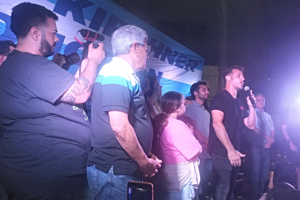 Elecciones 2023: Triunfo y fiesta en el búnker de UxP Lanús con la victoria de Julián Álvarez