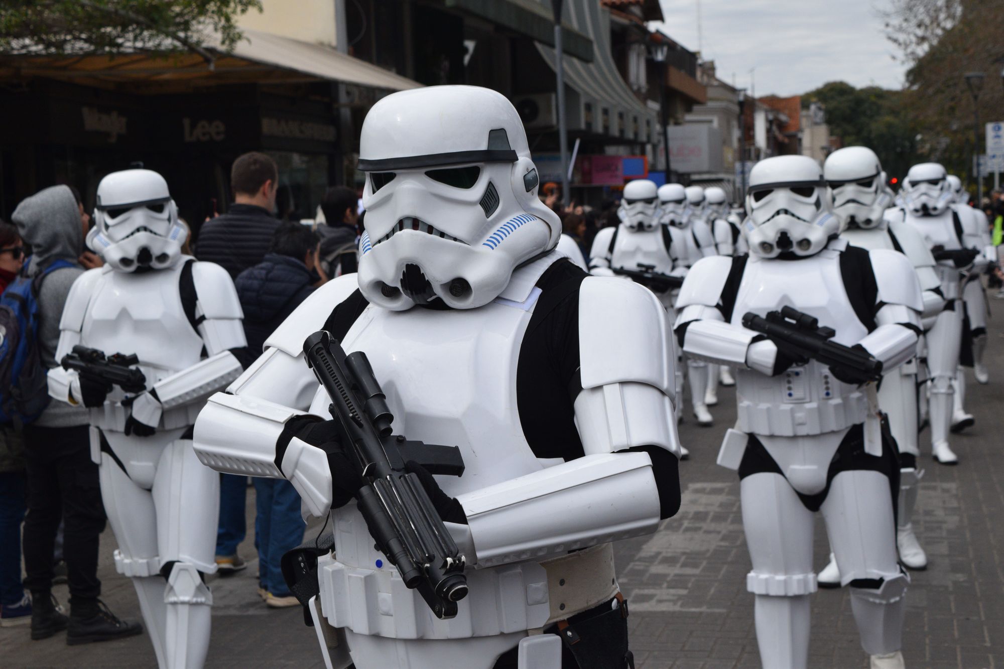 ¡Misión cumplida! Las tropas imperiales y soldados rebeldes de Star Wars recaudaron más de 3 mil litros de leche
