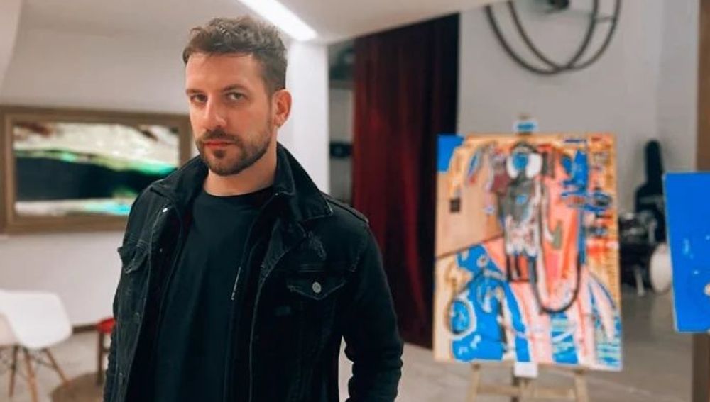 Del conurbano a París: un pintor de Guillón presentó su obra en uno de los museos más importantes del mundo