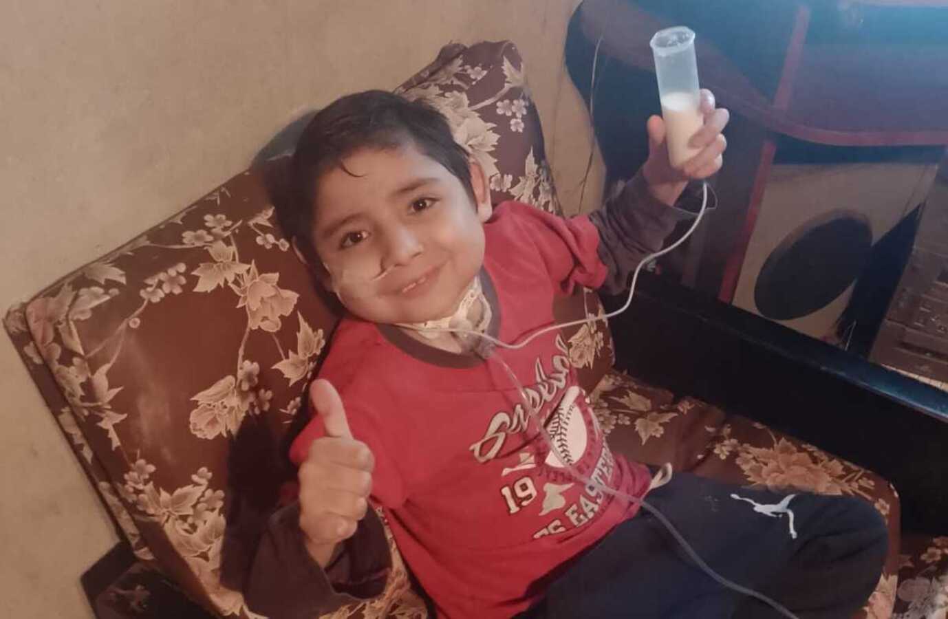 Todos por Onur: la campaña solidaria para un nene de 8 años con dificultad respiratoria