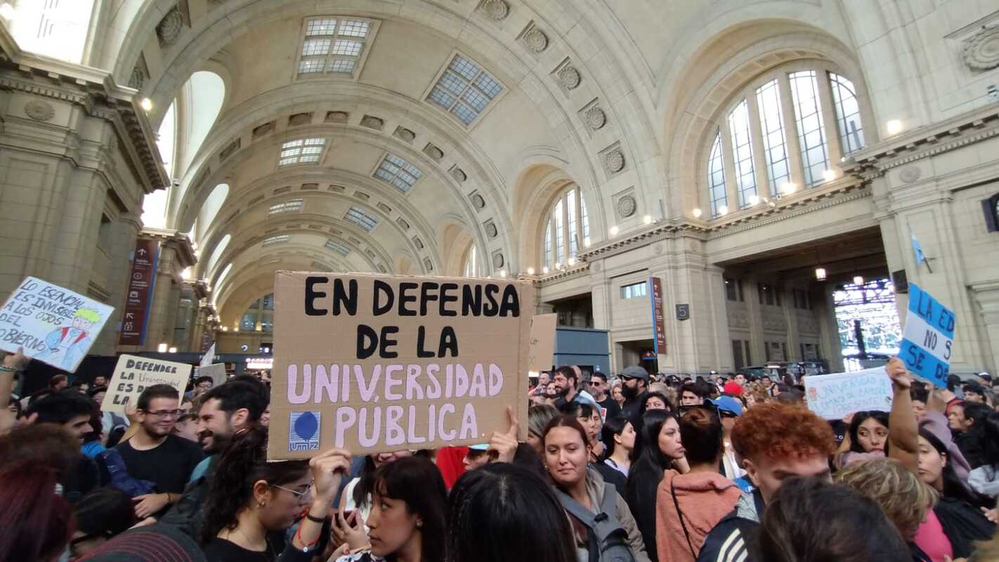 Paro docente universitario y «estado de alerta» ante la amenaza de un nuevo veto presidencial