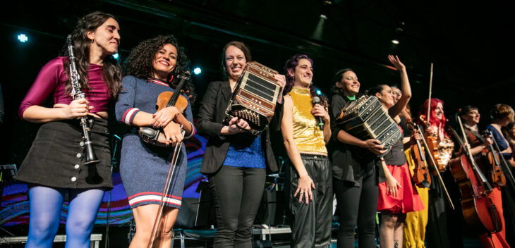 Mujeres al ritmo del 2×4: una orquesta atípica con repertorio feminista