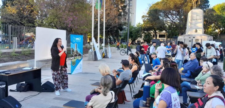 Así fue la clase pública de la UNLZ en Plaza Grigera