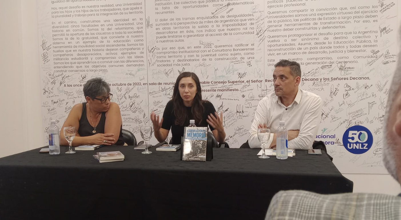 Presentaron un libro que reivindica la lucha de las familias para identificar los cuerpos enterrados en el cementerio de Malvinas