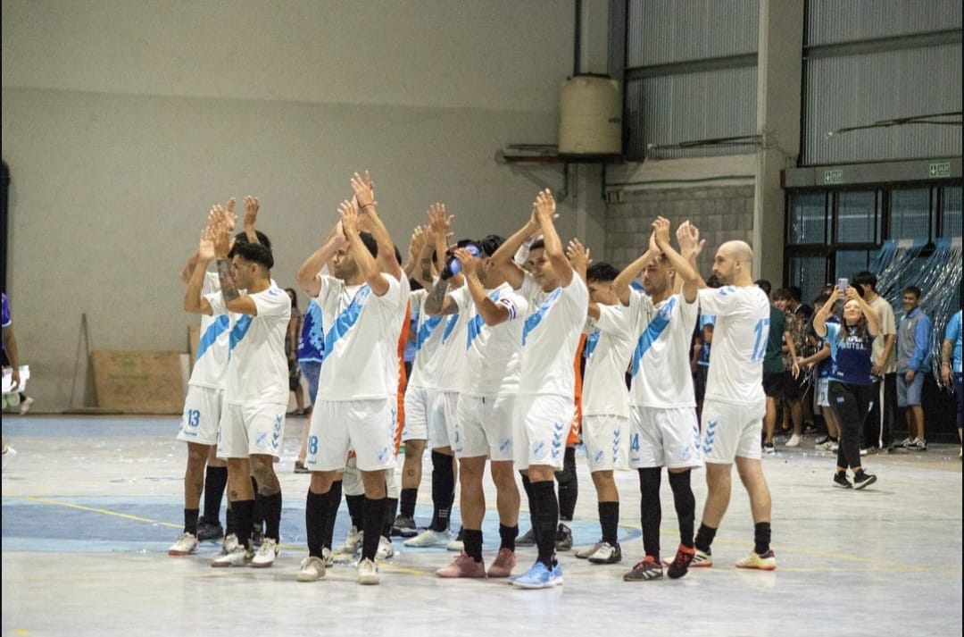 El futsal de Temperley estrenó cancha y sueña con el Torneo Integración