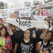 Masiva, con mucha presencia de jóvenes, un fuerte mensaje al Gobierno y solidaridad con Pablo Grillo: así fue la marcha del 24M