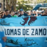 Lomas por Malvinas: una jornada emotiva con folklore y mateadas populares en la Plaza Grigera