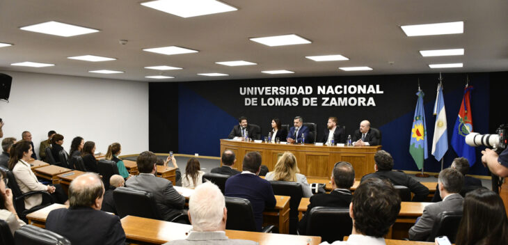 Firma histórica: la UNLZ escrituró las tierras de su campus