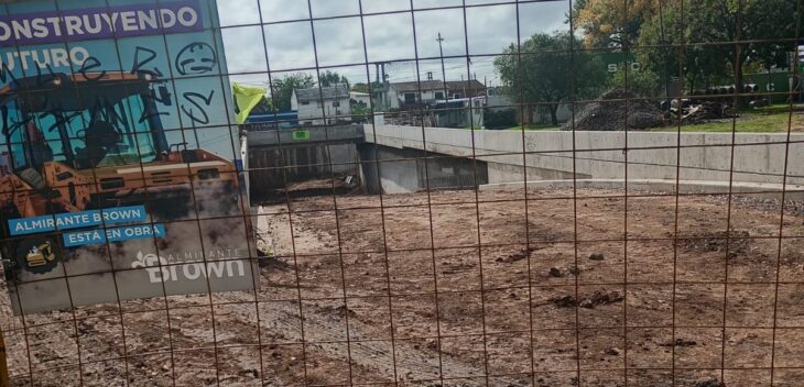 Avanza la construcción del paso bajo nivel de la estación de Rafael Calzada: «Podría terminarse este año»