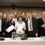 Gremios y rectores presentaron una nueva Ley de Financiamiento Universitario en el Congreso