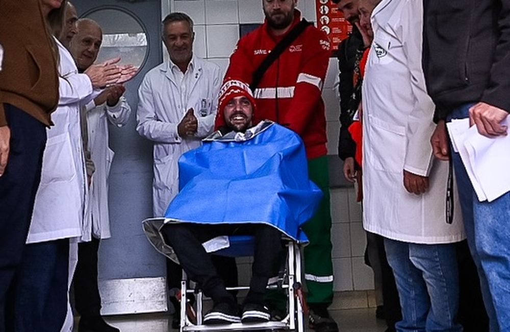 El fotógrafo Pablo Grillo recibió el alta después de estar internado por más de 80 días
