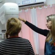 Los últimos días de «Octubre Rosa»: campañas locales de prevención y detección temprana