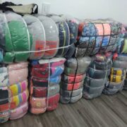 Fardos de ropa: una modalidad que golpea a las ferias y mayoristas