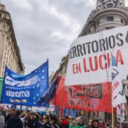 El Gobierno eliminará el programa Volver al Trabajo, lo que afectará a 950 mil trabajadores, advirtieron organizaciones sociales