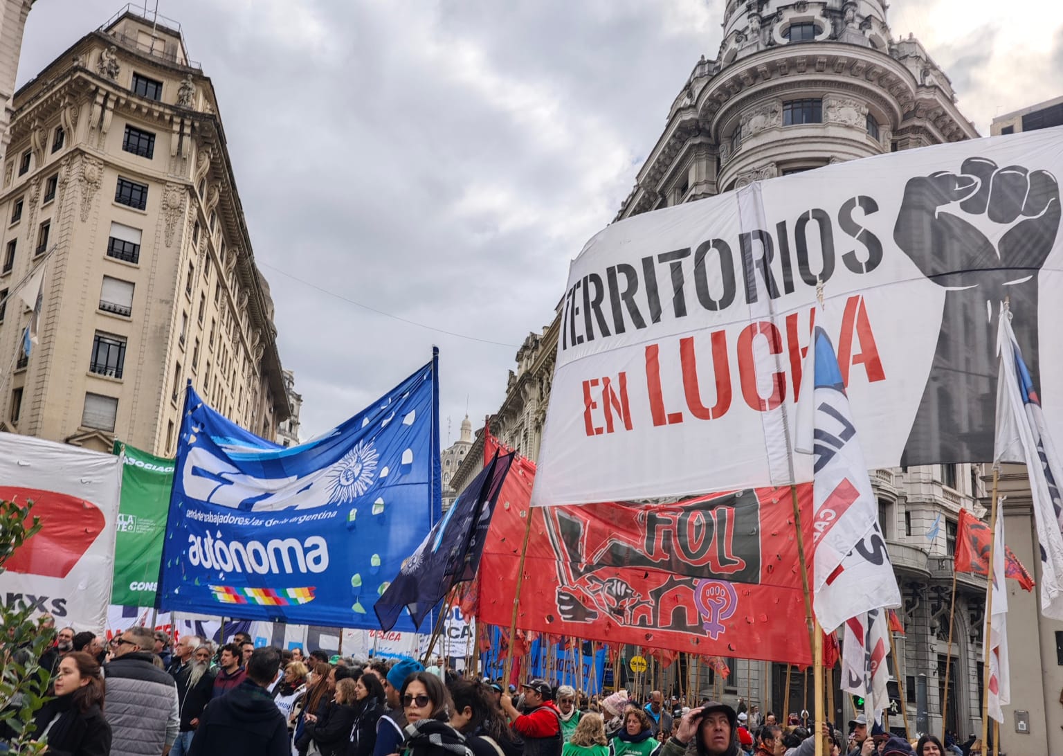 El Gobierno eliminará el programa Volver al Trabajo, lo que afectará a 950 mil trabajadores, advirtieron organizaciones sociales
