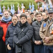 Kicillof participó del acto por el 44° aniversario de Malvinas en Ushuaia y cruzó al Gobierno nacional por «despreciar la soberanía»