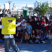 De un trend a una plaza llena: así fue la batalla de farmear aura en Lomas de Zamora