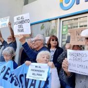 Radiografía de la crisis en el PAMI: menos cobertura de medicamentos, recortes en la atención y reclamos salariales