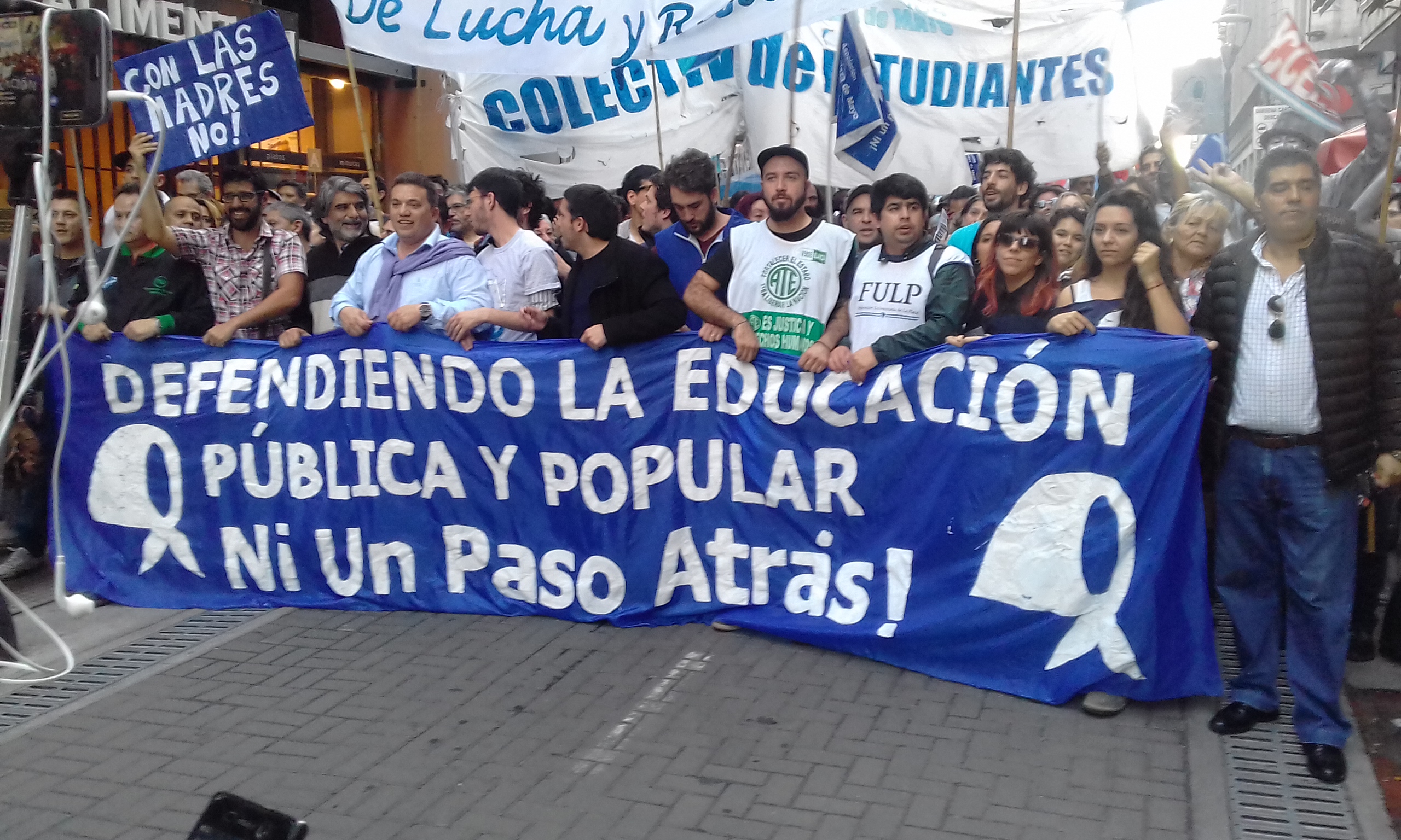 Marcha universitaria: paro y movilización en defensa de la educación pública, gratuita y de calidad 
