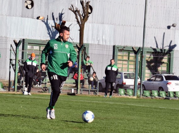 Dátolo firmó y ya se entrenó con Banfield