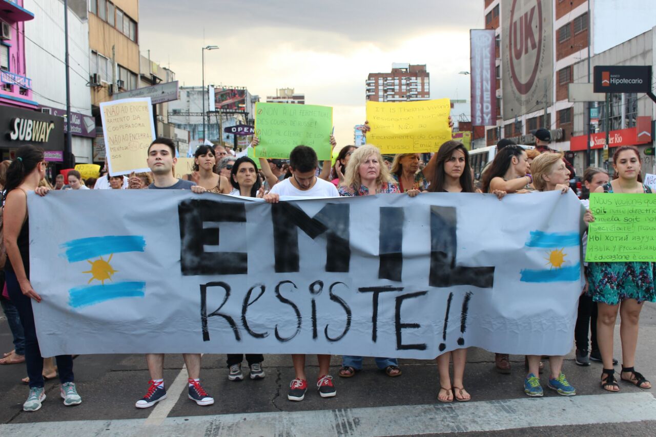 Escuela Municipal de Idiomas: docentes y estudiantes se oponen  al vaciamiento