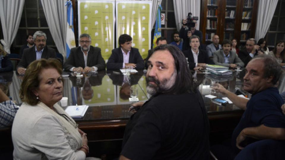 «Quieren aleccionar a los docentes»