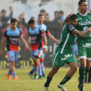 Brown no pudo con Sarmiento y se quedó sin chances de llegar a Primera