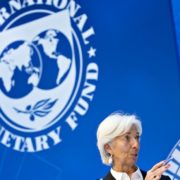 Bajo la sombra del FMI
