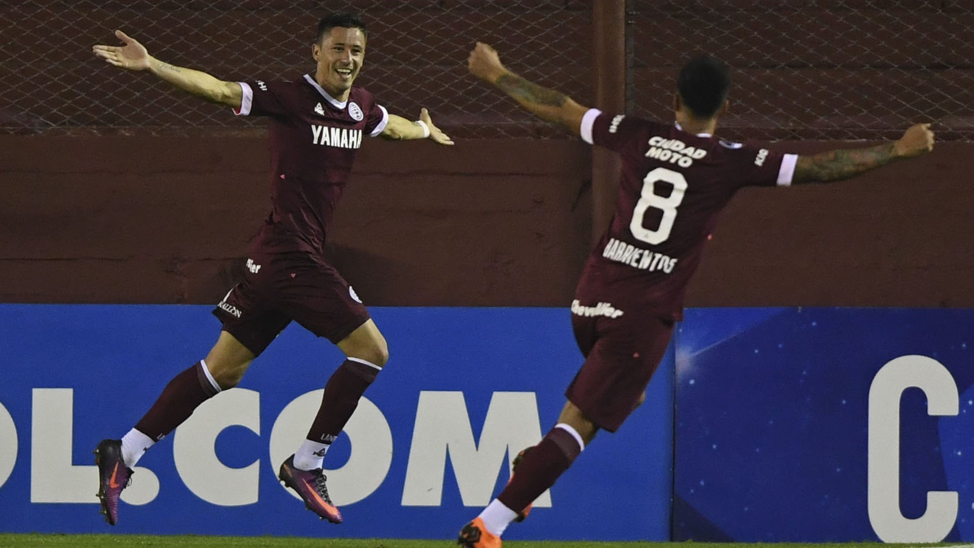 Lanús buscará sellar la clasificación en Colombia