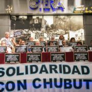 Maestros de todo el país pararon ante el conflicto docente en Chubut